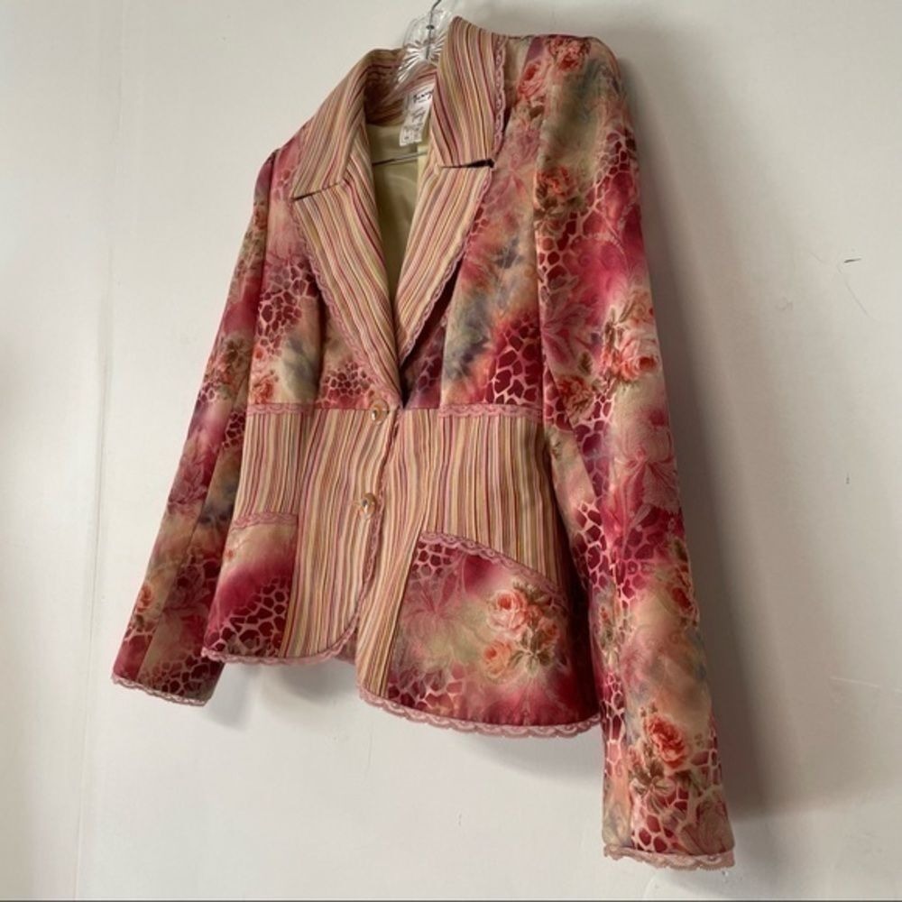 Gorgeous  1980's/90's Terry Paris Skirt Suit! Bold print and color scheme:)‎ - Picture 3 of 14